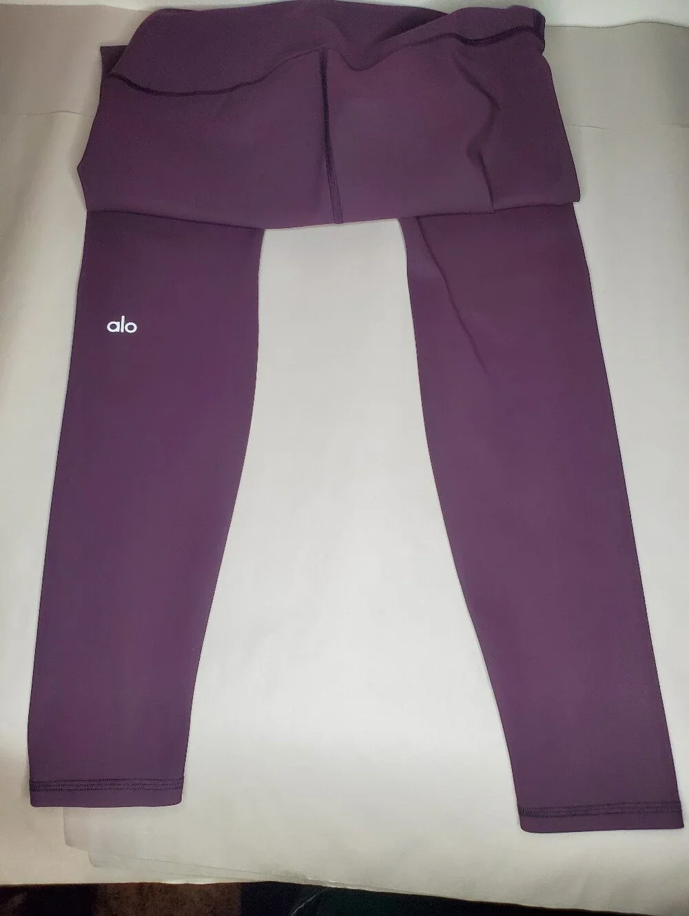 High Waist Ripped Warrior Leggings in Eggplant Size L